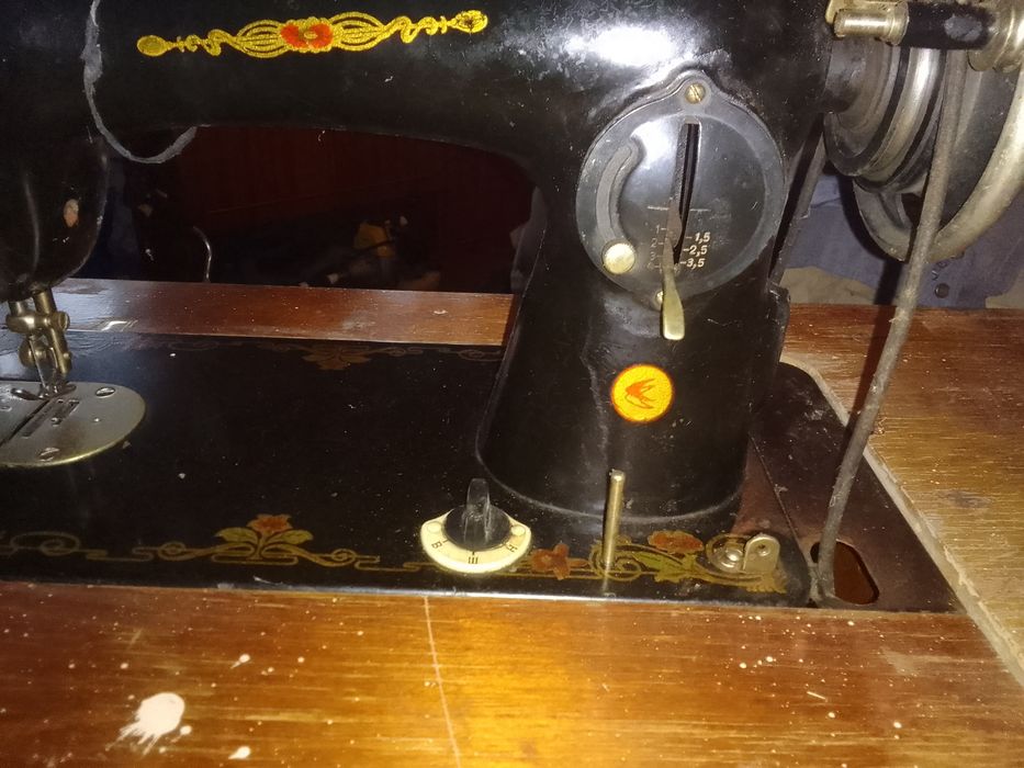 Mașina de cusut manuală