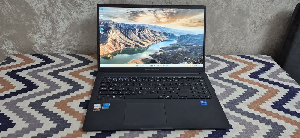 Asus ExpertBook B1503