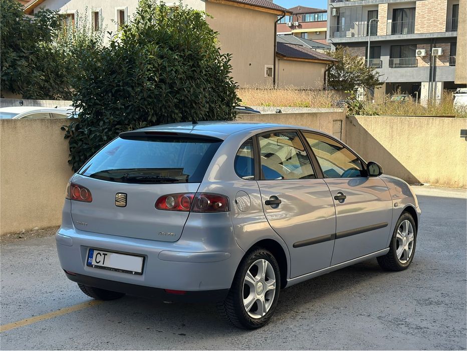 Vând Seat Ibiza { 2007 } 1.2 Benzină