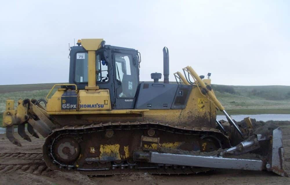 Dezmembrez buldozer Komatsu D65PX-15, D65E-12,D65EX-15, D65WX-15–piese