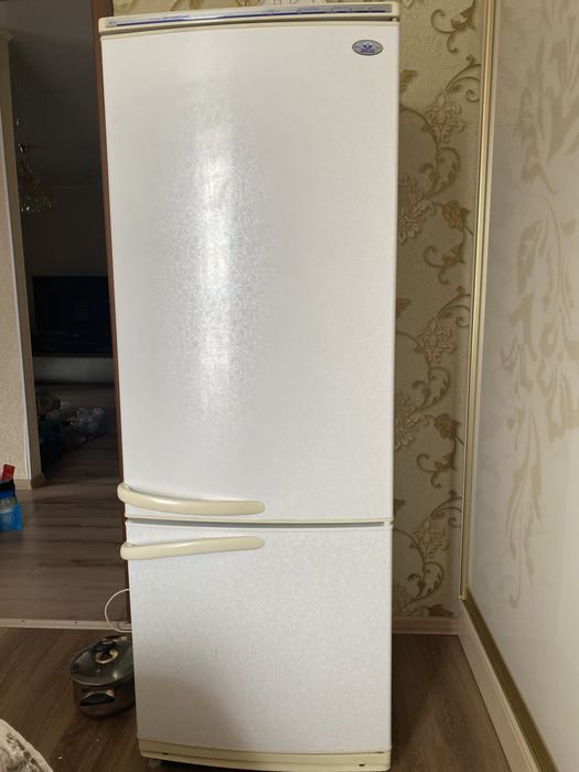 Продам холодильник Атлант