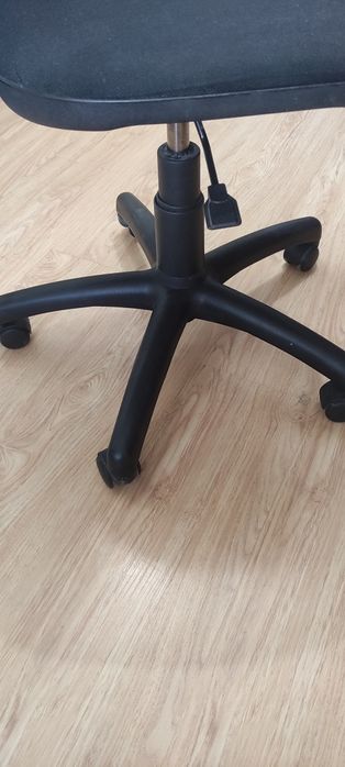 Офис стол с регулираш механизъм