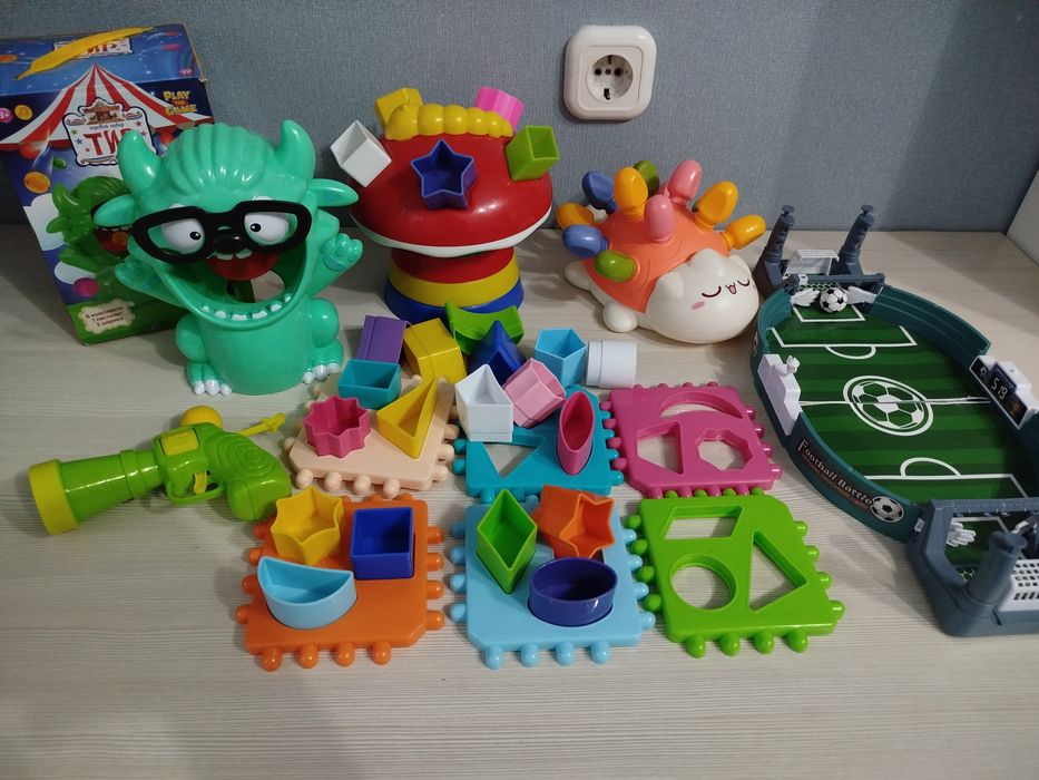Продам игрушки . Развивающие для детей.