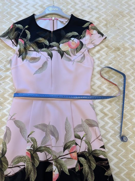 Оригинална рокля на Тед Бейкър