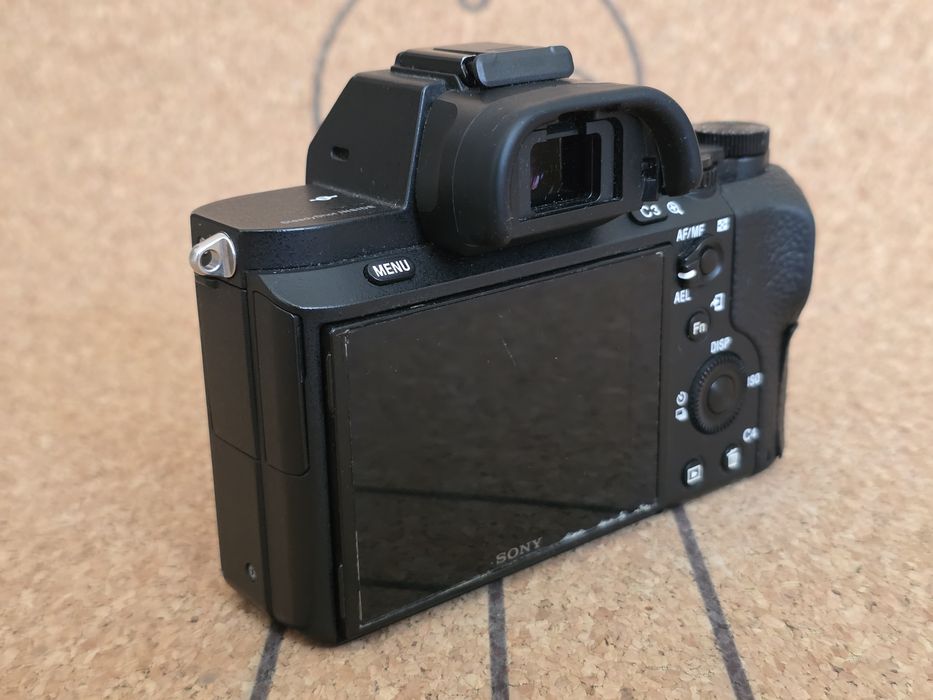 Sony a7II + грип и 5 батерии