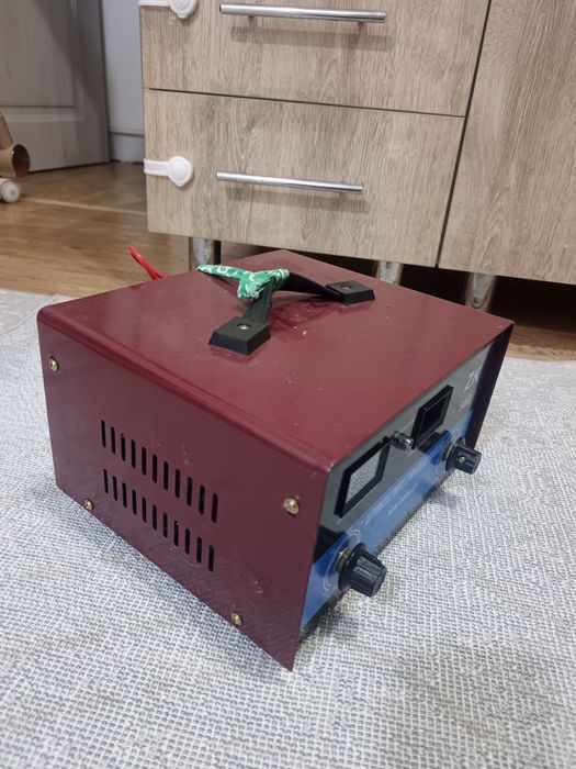 Продам зарядчик аккумулятора
