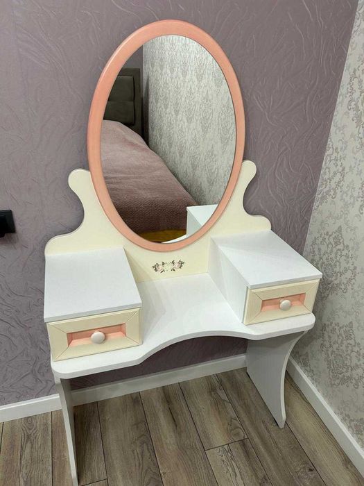 Продам письменный стол и