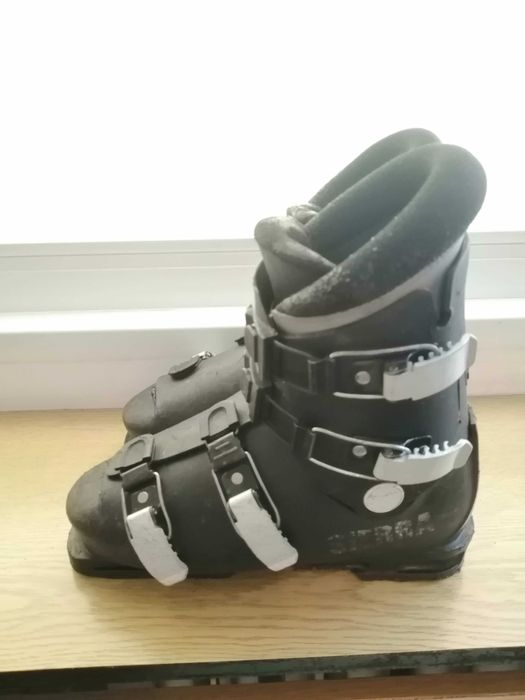 Продавам дамски ски обувки Salomon Sierra