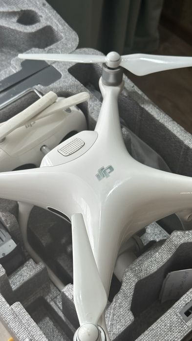 quadcopter Phantom 4 DJI