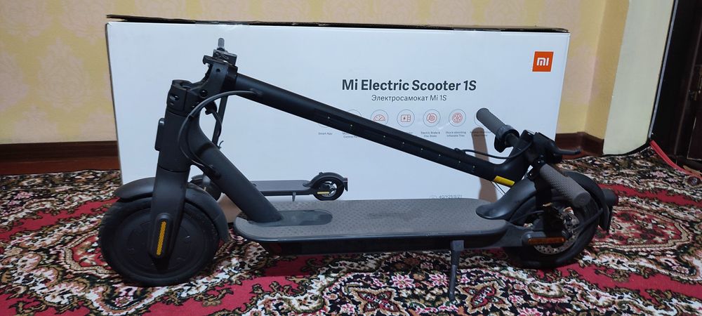 Продается электро самокат mi electro scooter 1s
