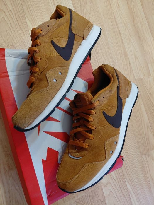 Nike runner 44.5