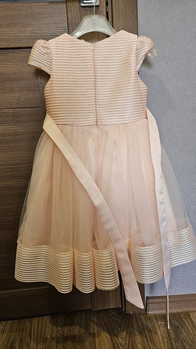 Продам платье на девочку