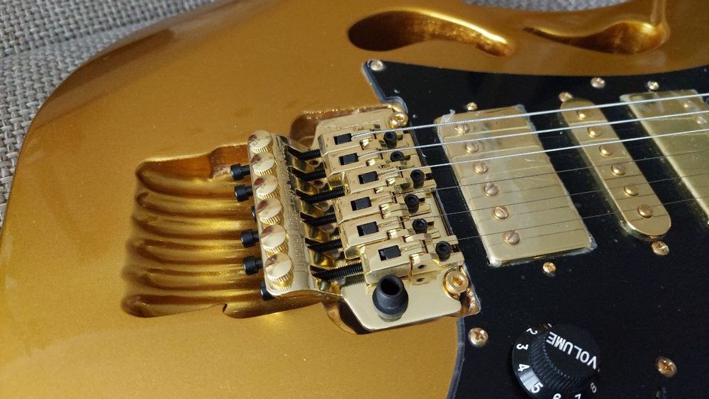 Золотой Ibanez абсолютно новый