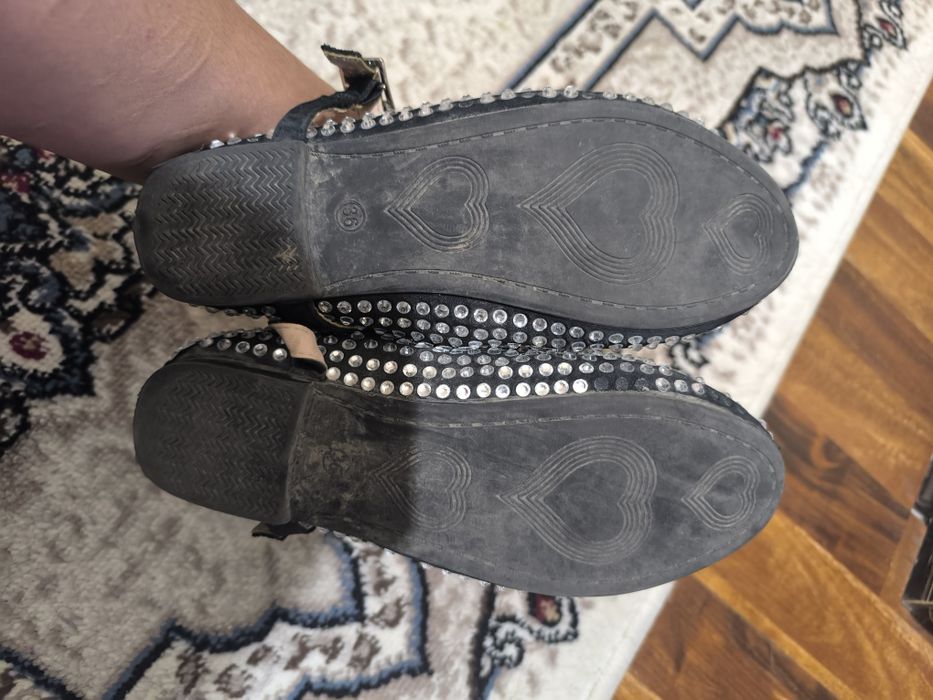 Продаётся детская обувь