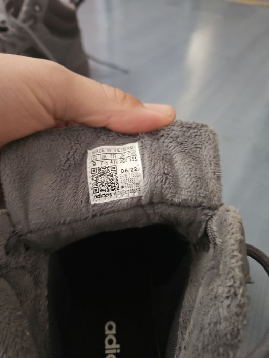 Обувки adidas като нови