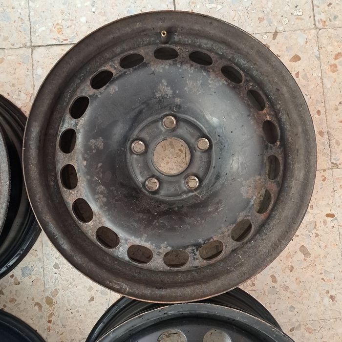 Железни джанти свалени от пасат б7