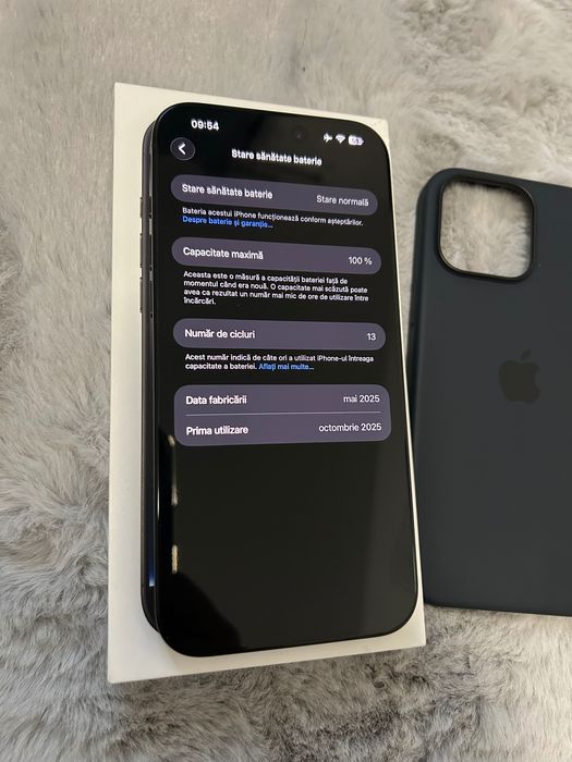 Vând sau schimb iPhone 16 pro Max în garanție nou de 256 gb