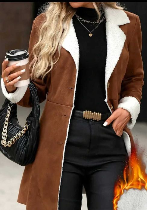 Елегантно дамско палто