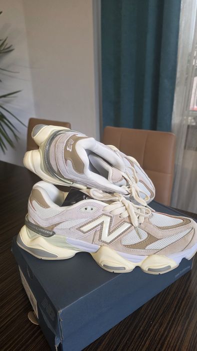 Vând pantofi New balance 9060 marimea 45(44.5)