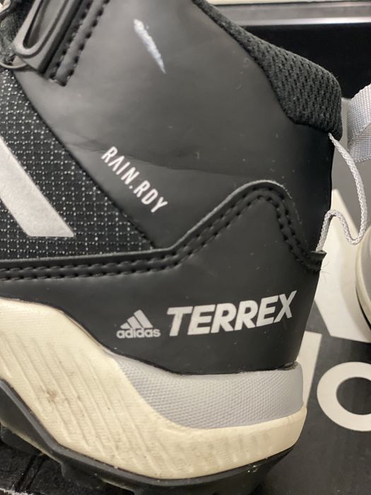 Зимни обувки adidas