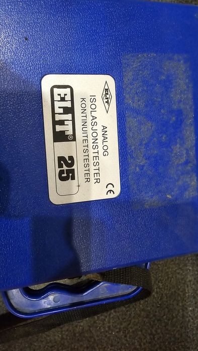 Мегер  Елит 25. Уред за измерване на напрежение