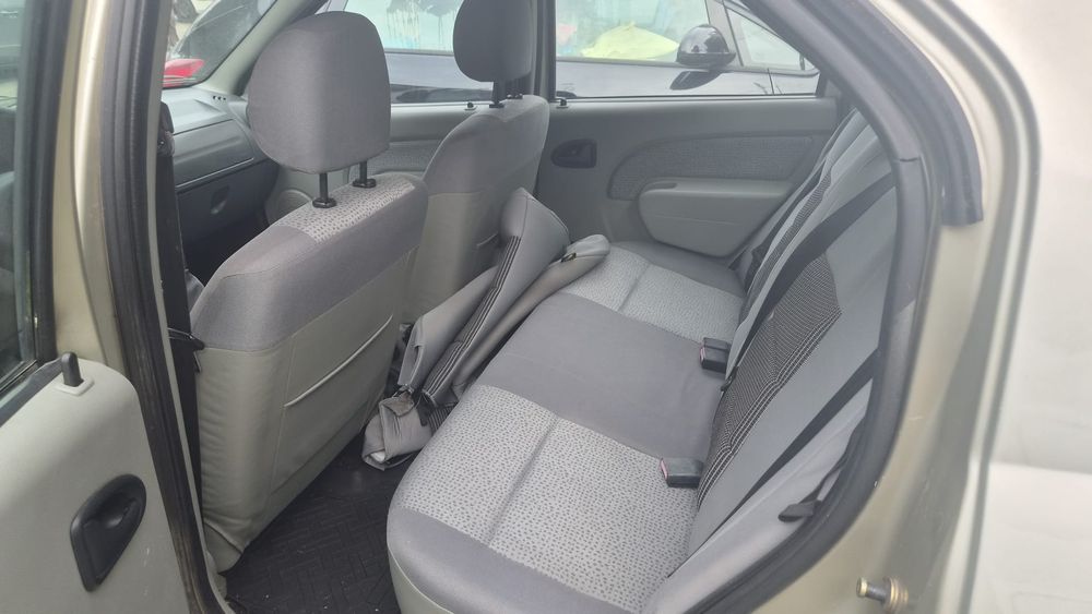 Dacia Logan 1  1.6 8V