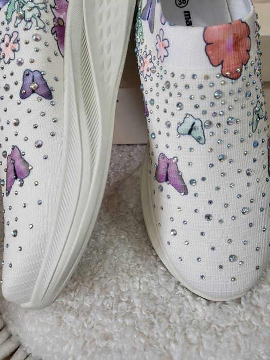 Нови дамски маратонки - пеперуди