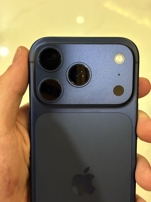 срочно Iphone 17 pro в идеале (без ремонта, 100 акб)
