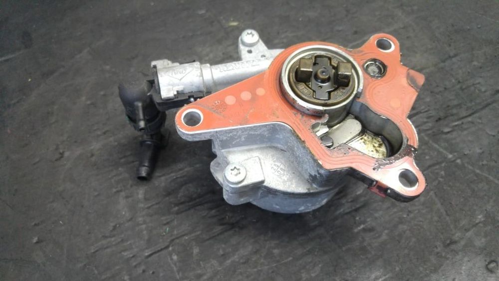 pompa vacuum 2.0 dci m9r renault koleos laguna 3 nissan qashqai  8200796080