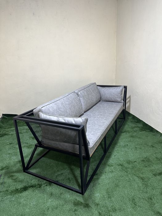 Диван в стиле лофт