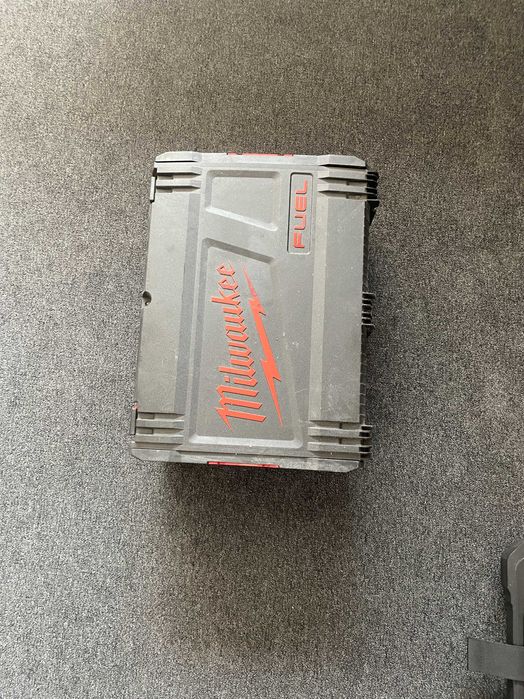 MILWAUKEE Акумулаторна полираща машина M18FAP180-502X 493345 MILWAUKEE