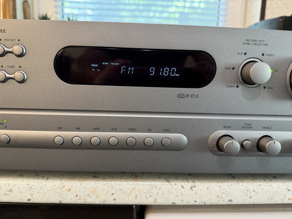 Nad C-720BEE качествен стерео ресивър