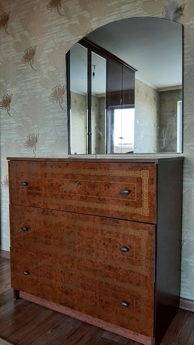 Продам спальный гарнитур