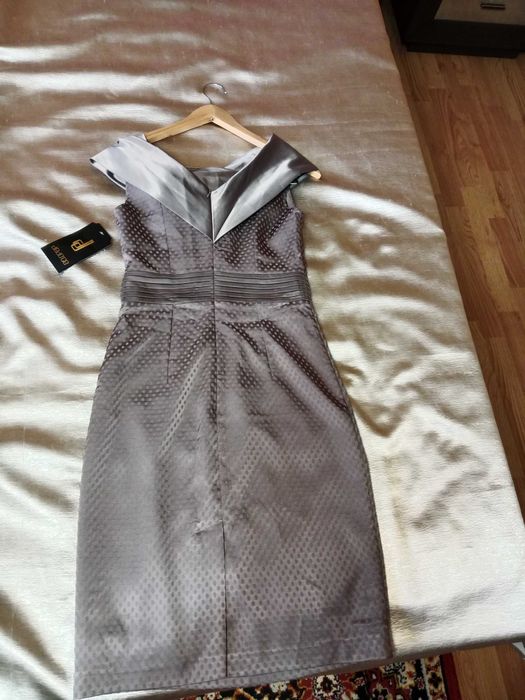 Продам новое вечернее платье