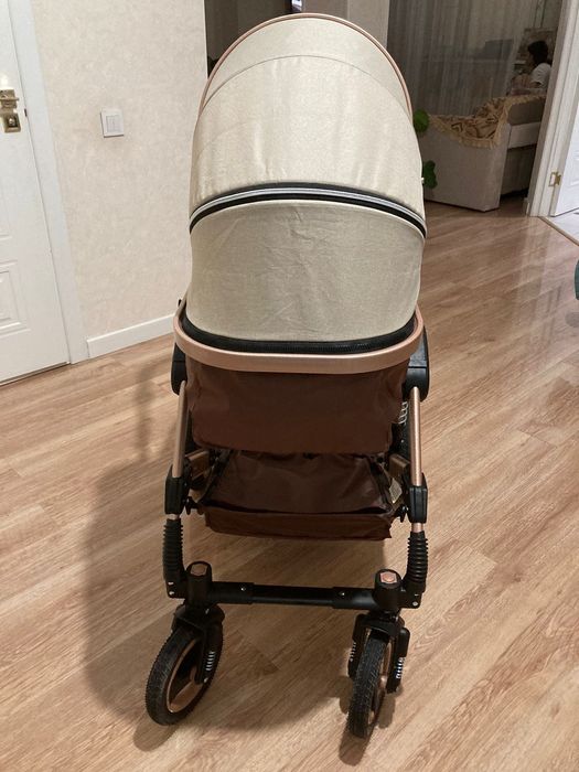 Коляска!!! В подарок комбенизон для малыша