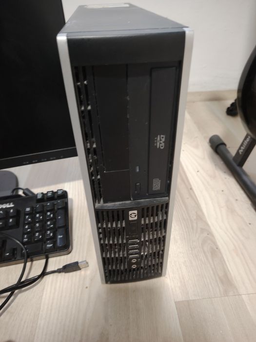 Vând calculator + monitor