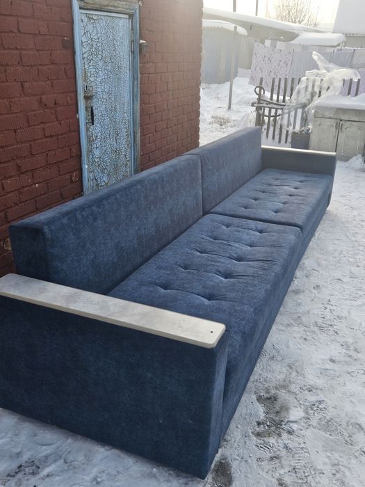 Продам диван  хорошым состояние