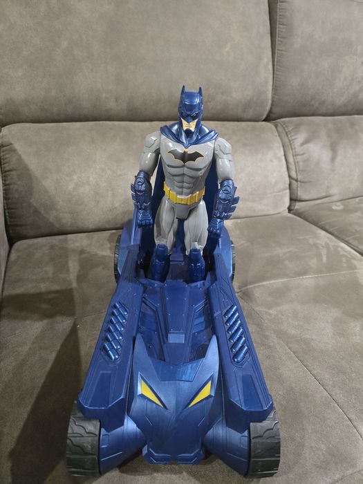 Батмобил с Батман