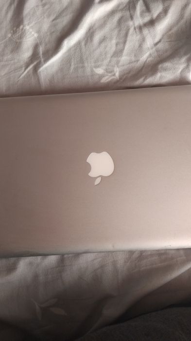 Macbook pro Semi nou
