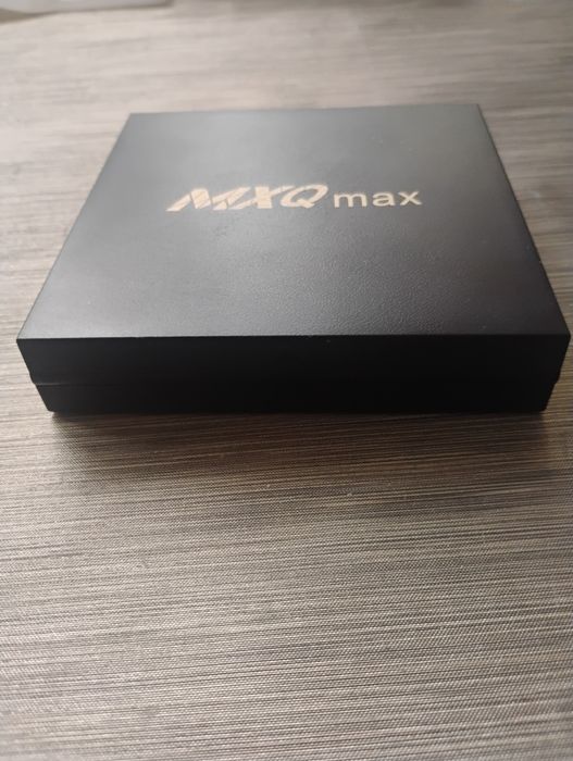 Декодер за интернет телевизия MXQ max