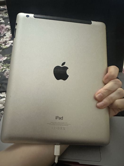 Планшет iPad apple MD523TU/A
