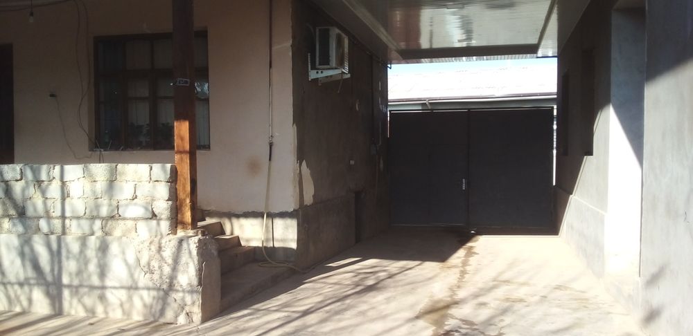 Уч кахрамон постидан 8 км кирганда уй жой  сотилади