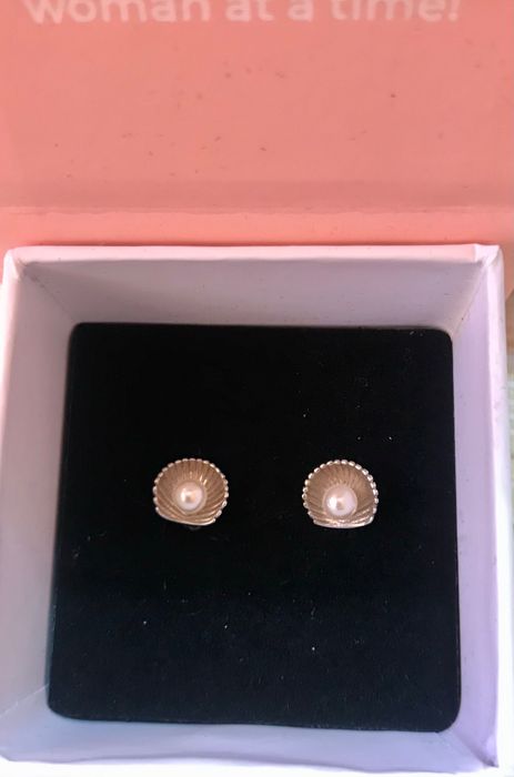 Сребърни обеци “Мидички” с естествена перла