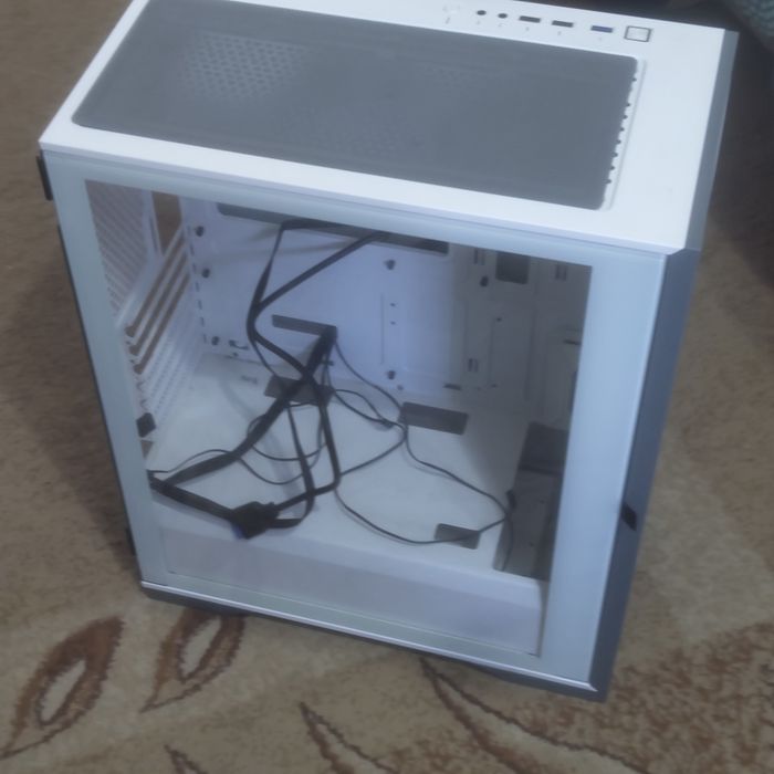 Корпус с закалённым стеклом