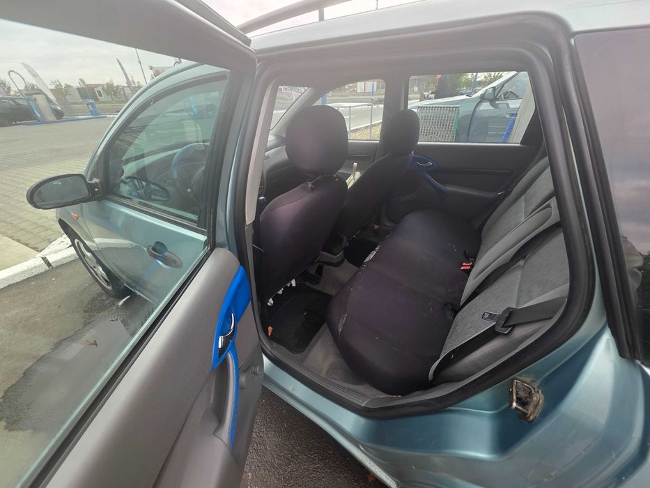 FORD Focus 2000 — imagine 5