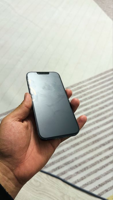 Iphone 13 blue.