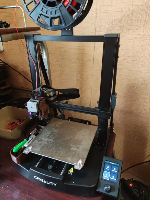 Продам 3D-принтер Ender Creality V3 SE