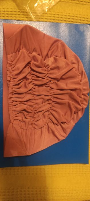 Две шапочки за 1500 тг