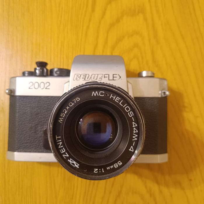 Фотоапарат RevueFlex Zenit 2002 + обектив MC Helios-44M-4 58mm f/2