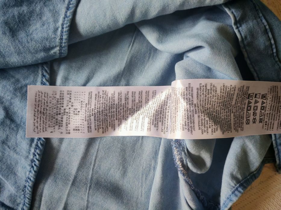 Rochiță Guess nouă cu eticheta mărimea S